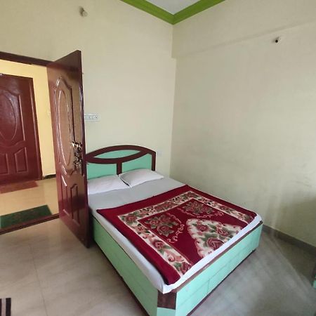 Hotel Ruchi Йеркауд Екстериор снимка