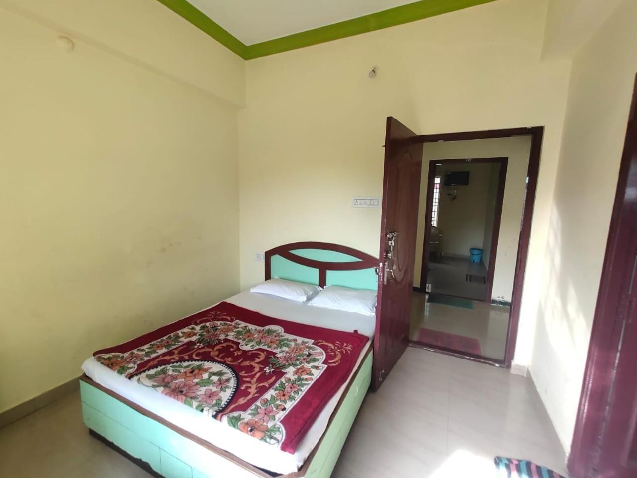 Hotel Ruchi Йеркауд Екстериор снимка
