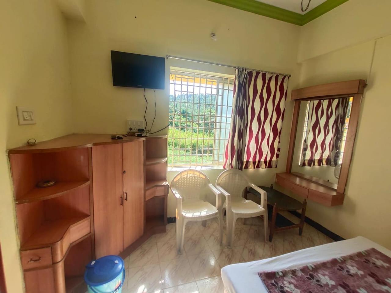 Hotel Ruchi Йеркауд Екстериор снимка